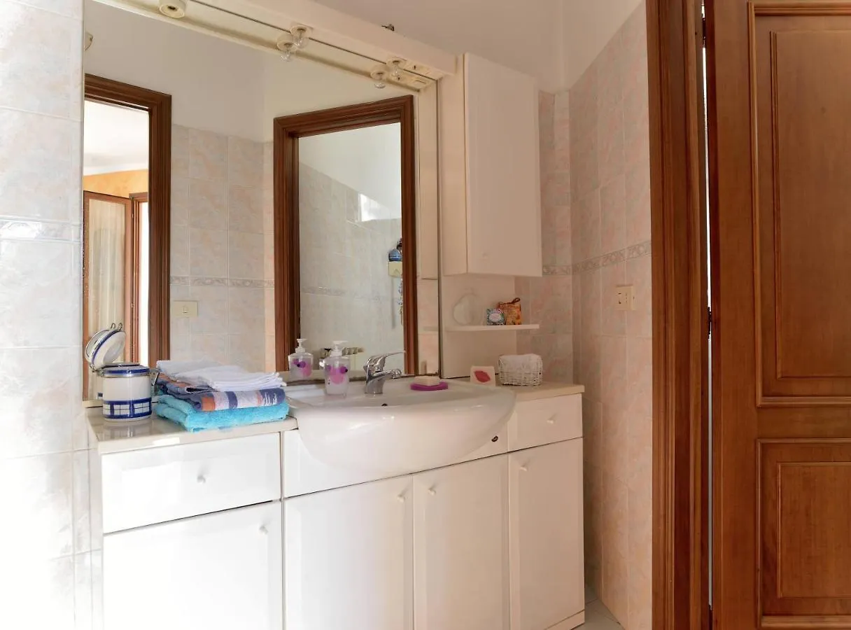 Casa Con Grande Terrazza, Ac, Wifi, Posto Auto E Vicino Al Mare Villa Imperia